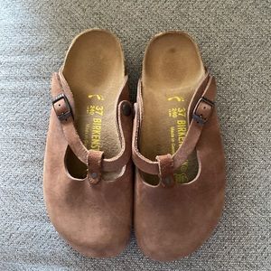 No wear Birkenstock covered shoes.